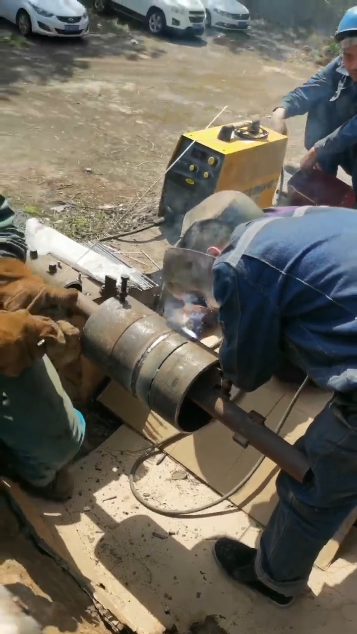 學(xué)員們聚集一塊探討交流